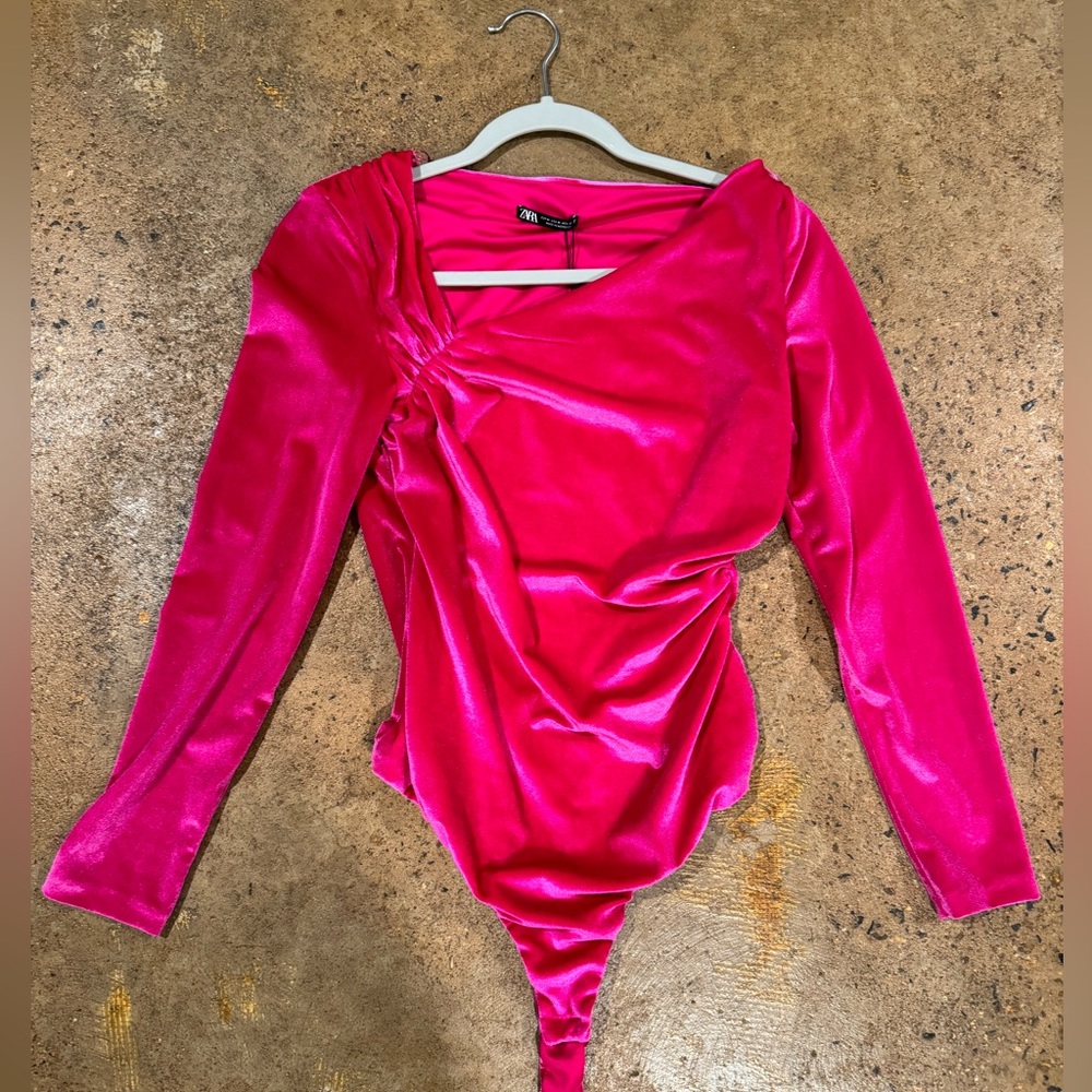 Zara hot pink velvet top | size: M |